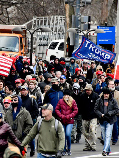 A mob loyal to U.S. President Donald Trump marches toward the U.S. Capitol in Washington on Jan. 6, 2021.